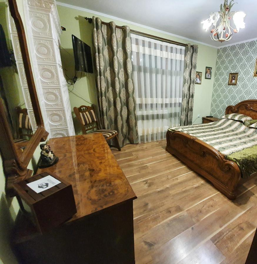 Мирослава Lazeshchyna Luaran gambar